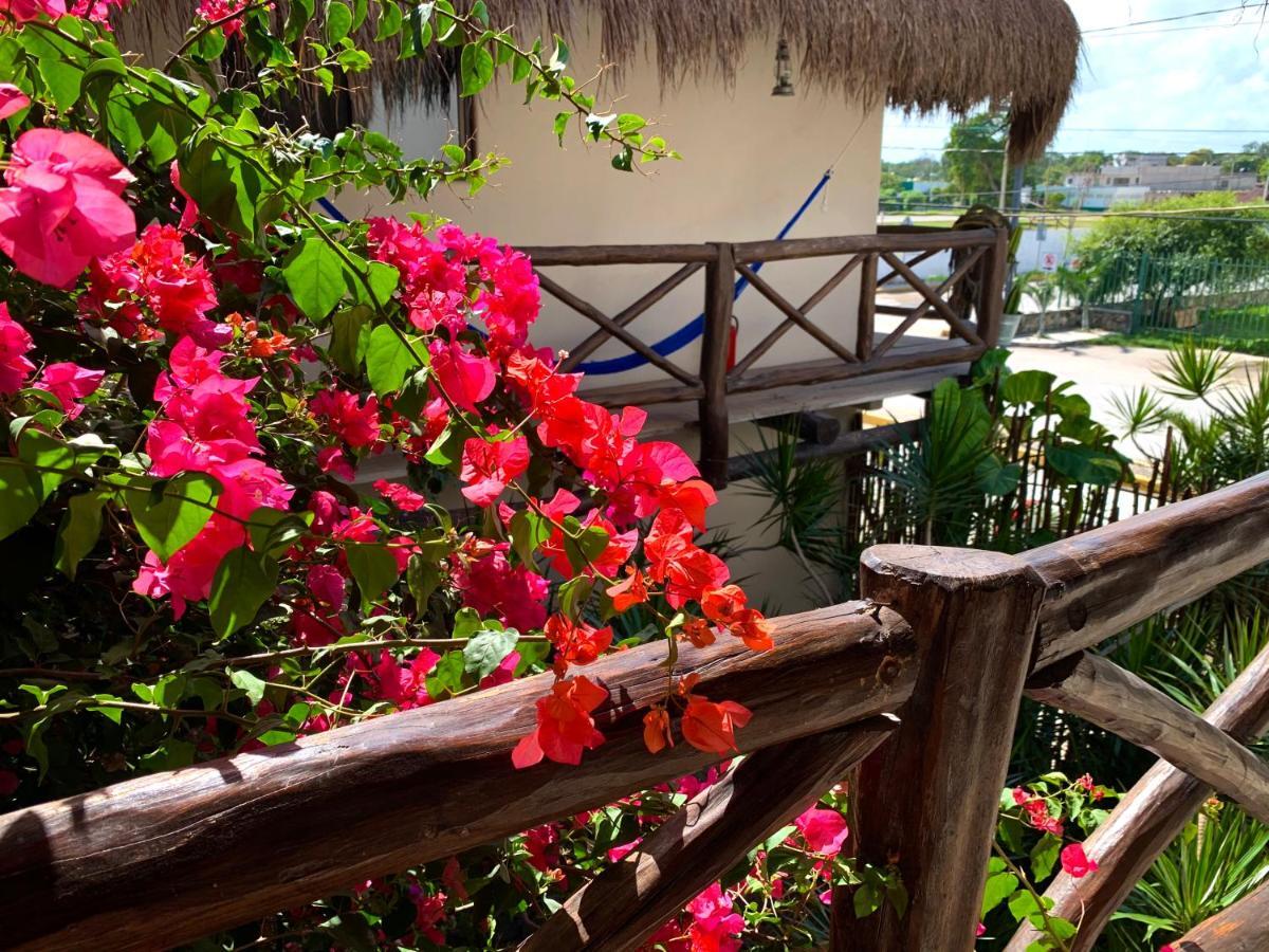 Lo Nuestro Petit Hotel Tulum Exterior photo