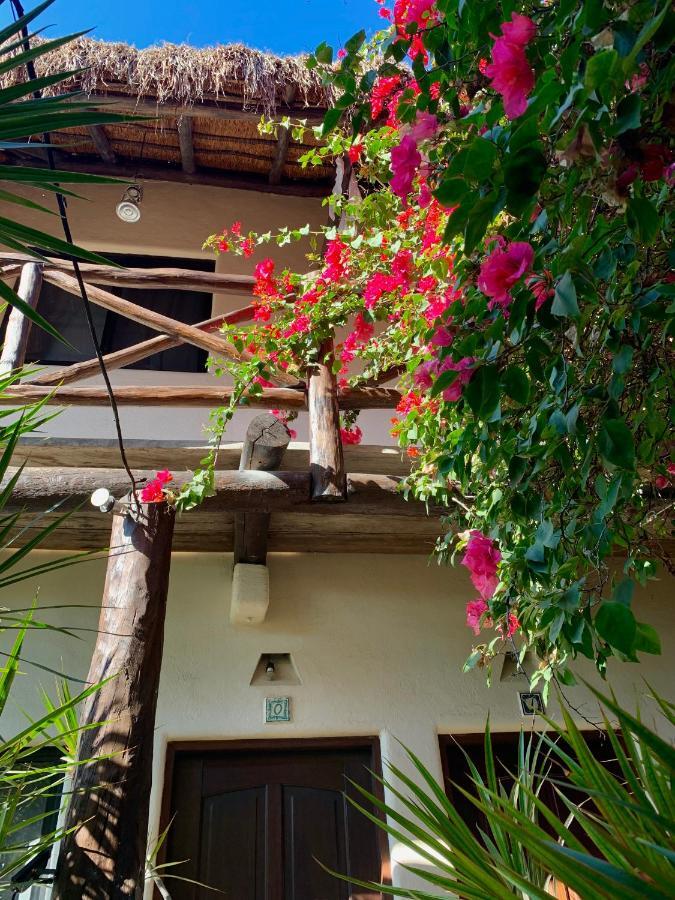 Lo Nuestro Petit Hotel Tulum Exterior photo